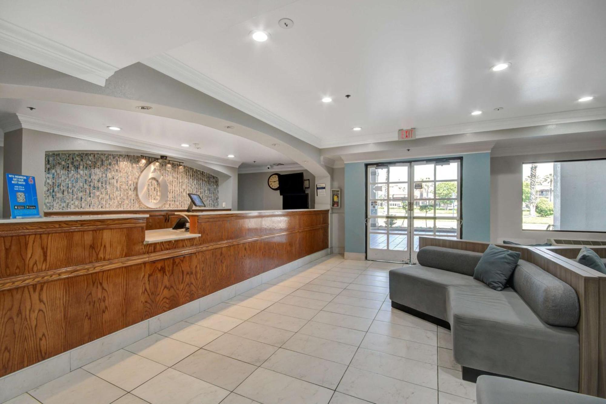 Motel 6 Ontario Ca Convention Center Airport المظهر الخارجي الصورة